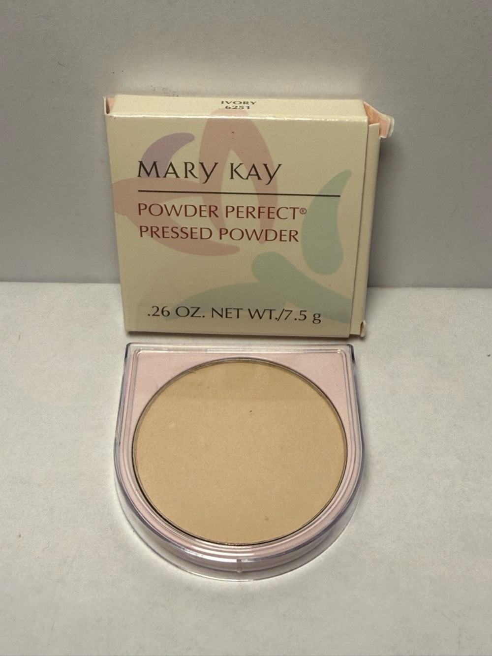 Mary Kay Powder Perfect Pressed Powder Ivory 6251 0.26 oz Discontinued NOS